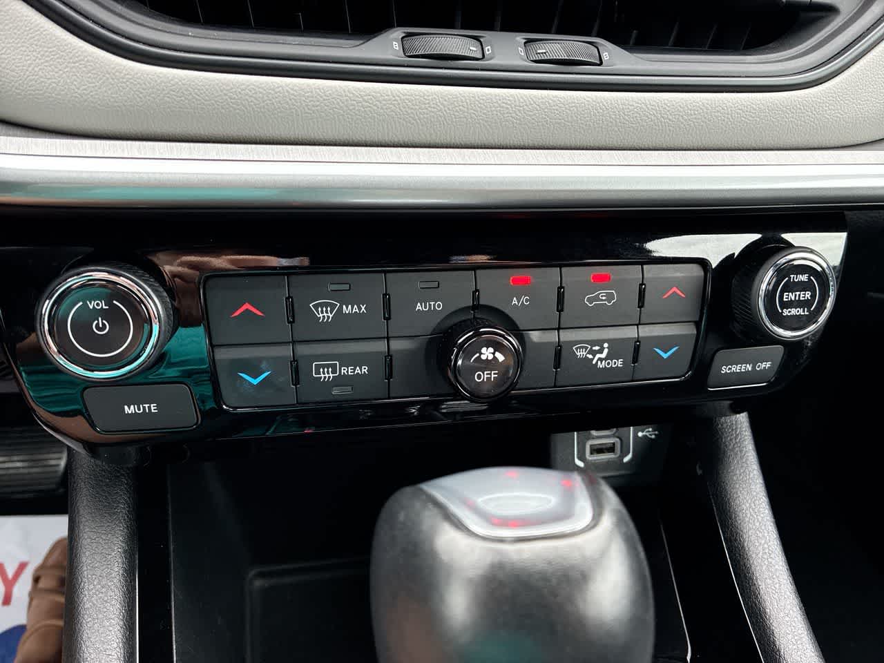 2025 Jeep Compass Limited - Photo 17