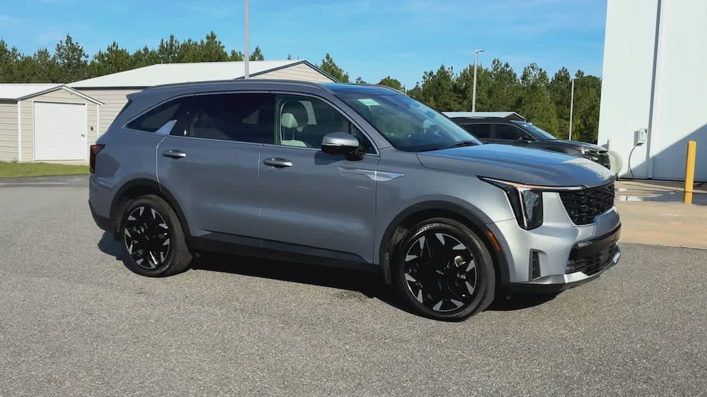 Used 2025 Kia Sorento SX