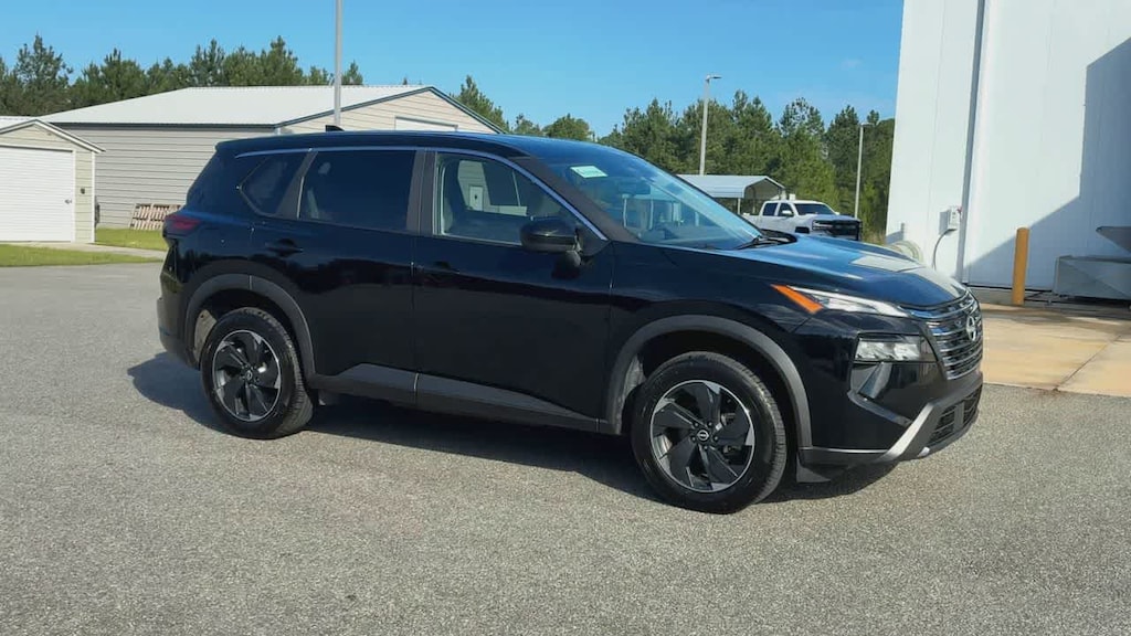 Used 2025 Nissan Rogue SV