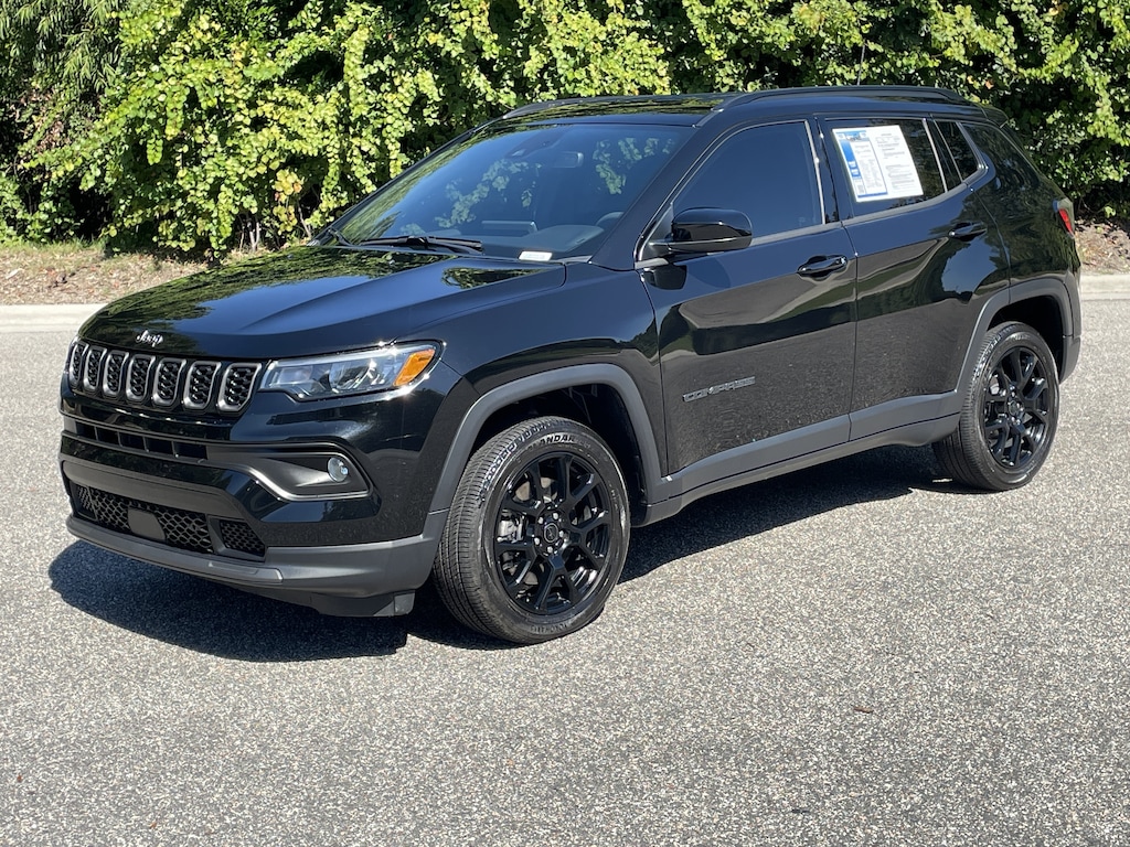 Used 2025 Jeep Compass Latitude SUV