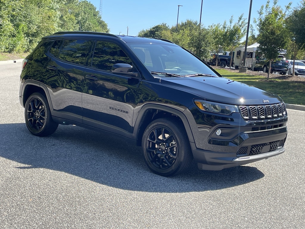Used 2025 Jeep Compass Latitude SUV