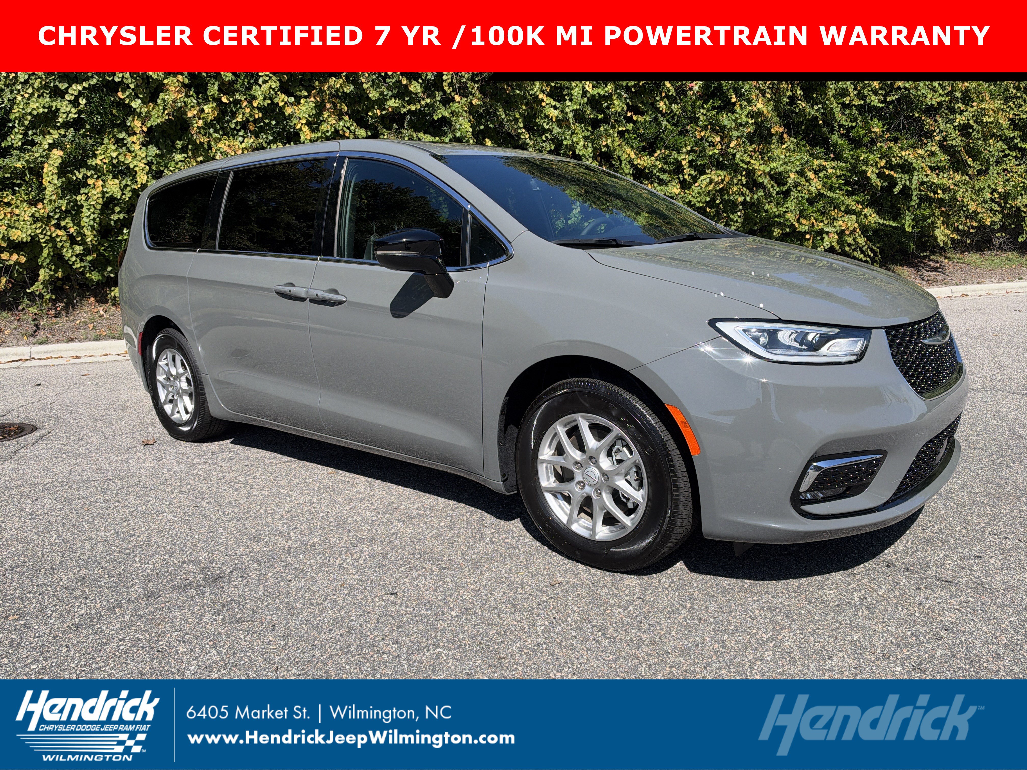 Used 2025 Chrysler Pacifica Select Van Passenger Van