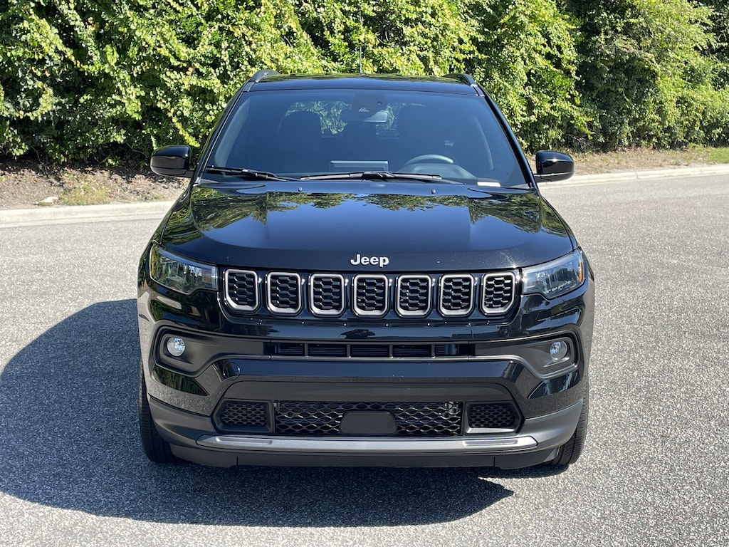Used 2025 Jeep Compass Latitude SUV