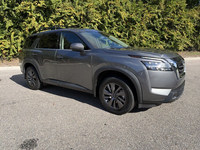 2022 Nissan Pathfinder SV SUV