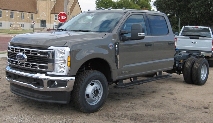 2026 Ford F-350 Super Duty Chassis Cab XLT