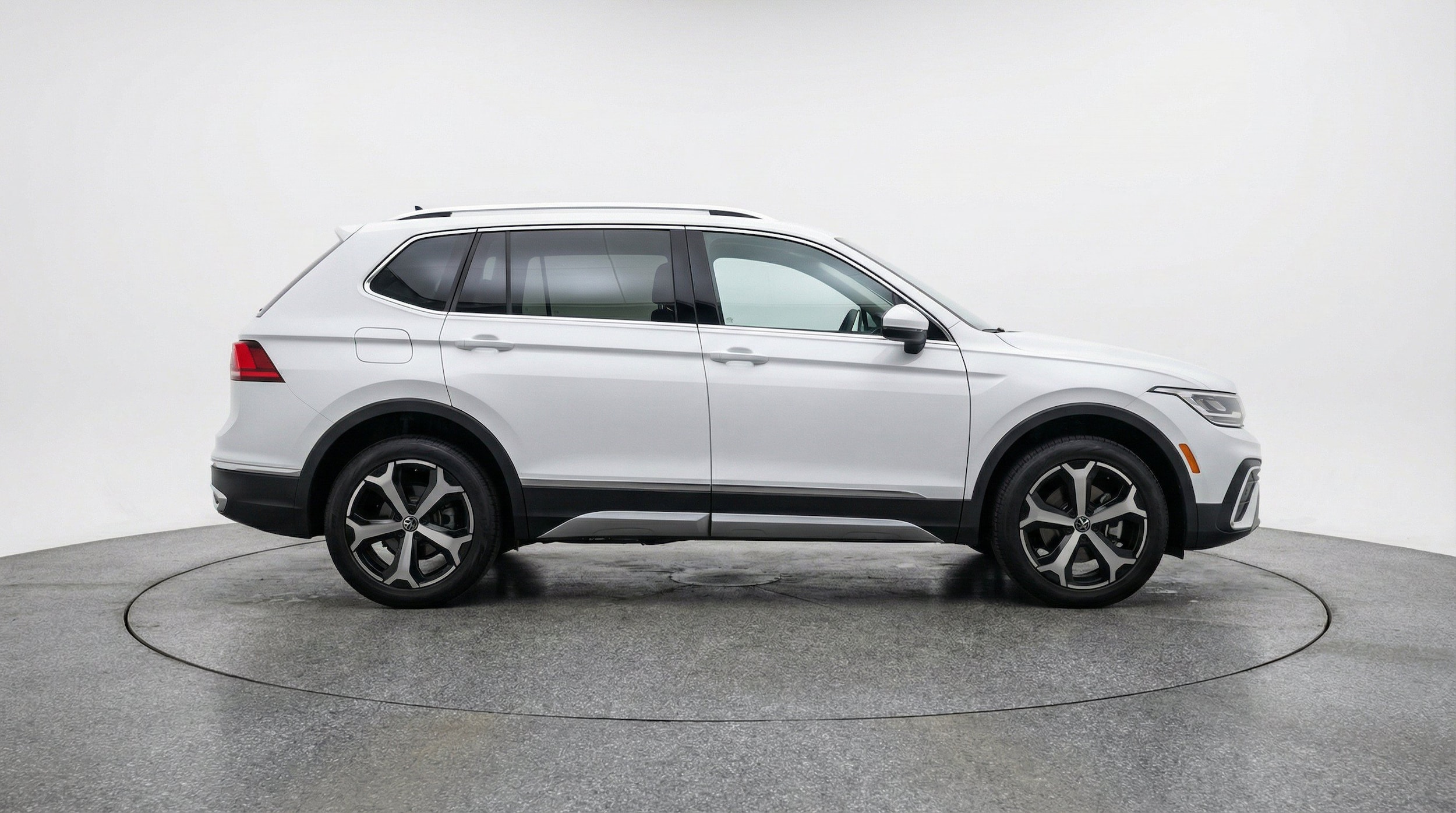 Thumbnail: 2026 Volkswagen Tiguan - 10