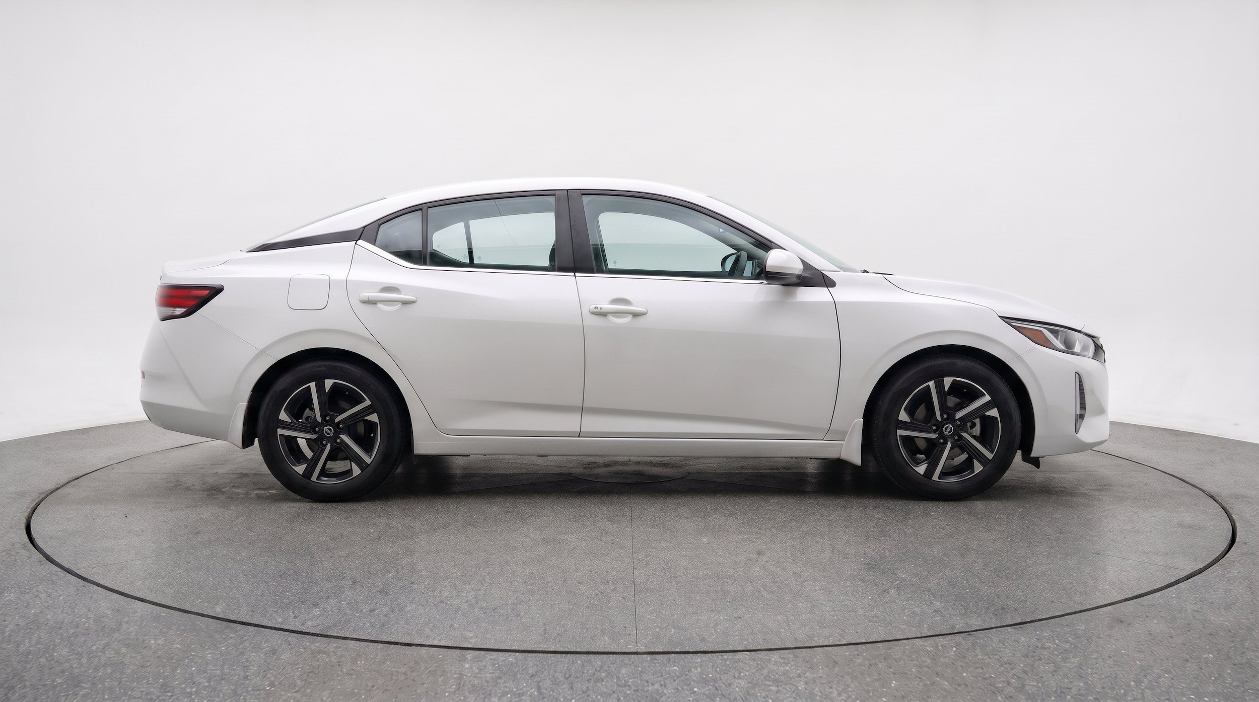 Thumbnail: 2025 Nissan Sentra - 10