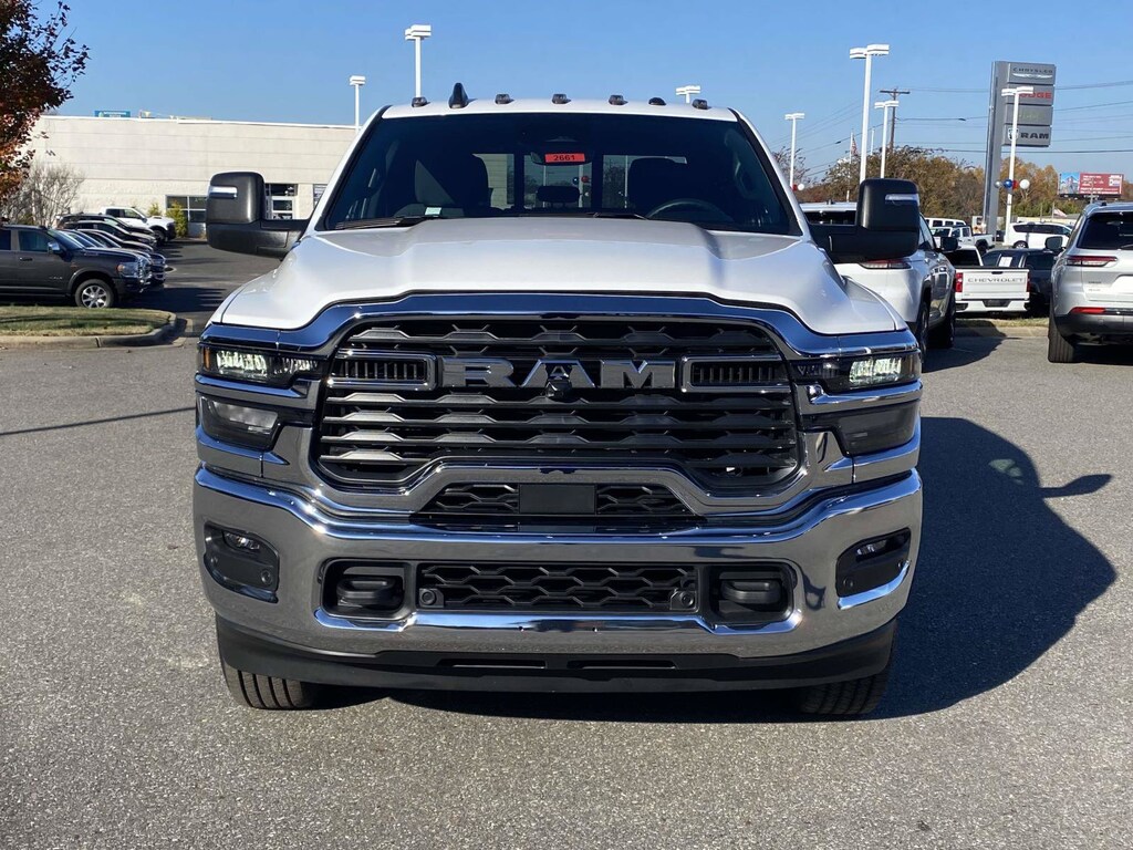 New 2026 Ram 2500 TRADESMAN CREW CAB 4X4 6'4 BOX Pickup