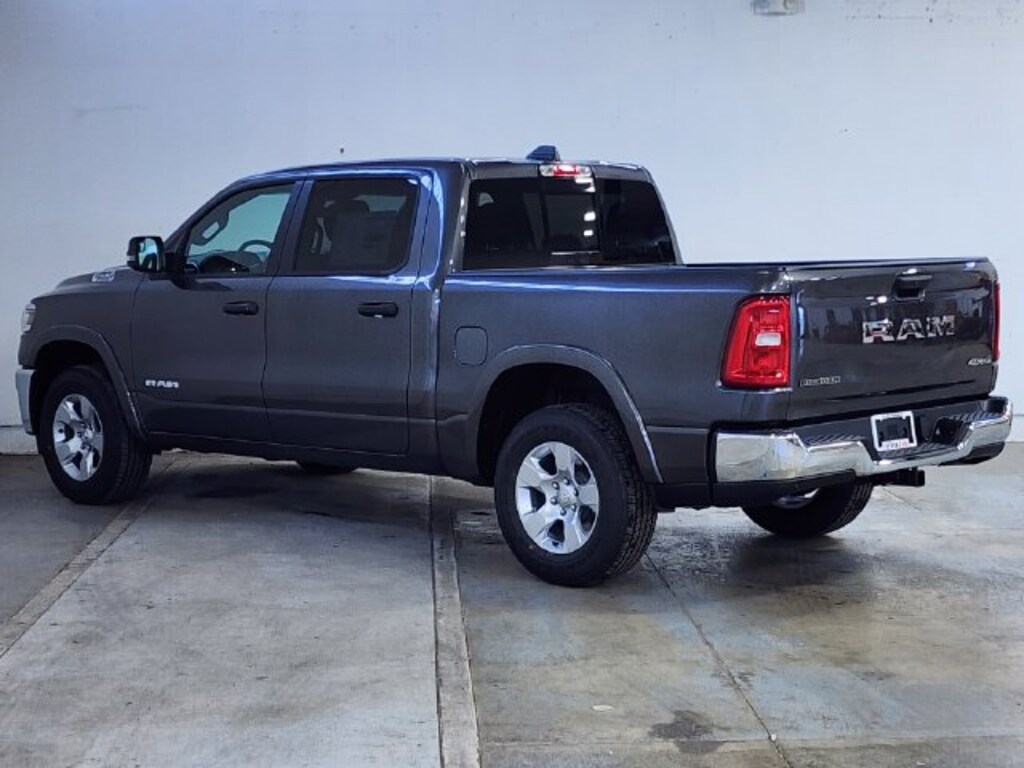 New 2027 Ram 1500 BIG HORN CREW CAB 4X4 5'7 BOX Pickup