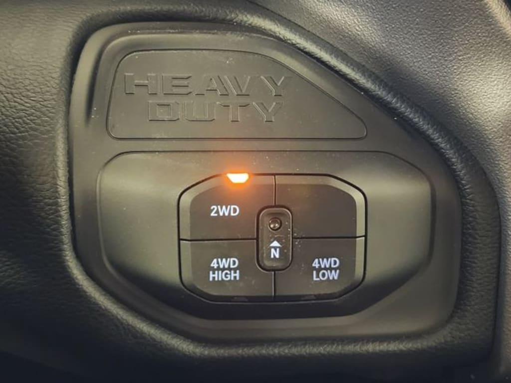 New 2026 Ram 2500 BIG HORN CREW CAB 4X4 6'4 BOX Pickup