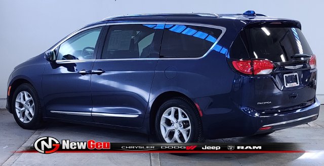 Used 2019 Chrysler Pacifica Touring L Plus Minivan/Van