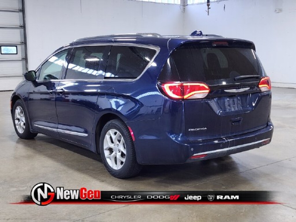 Used 2019 Chrysler Pacifica Touring L Plus Van Passenger Van