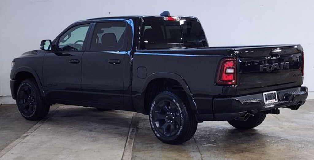 New 2026 Ram 1500 BIG HORN CREW CAB 4X4 5'7 BOX Pickup