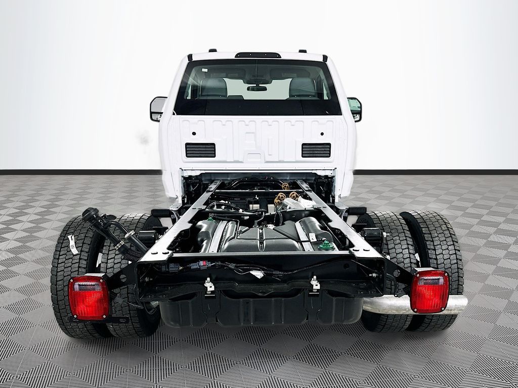 2026 Ford F-550 Super Duty Chassis Cab XL - Photo 7