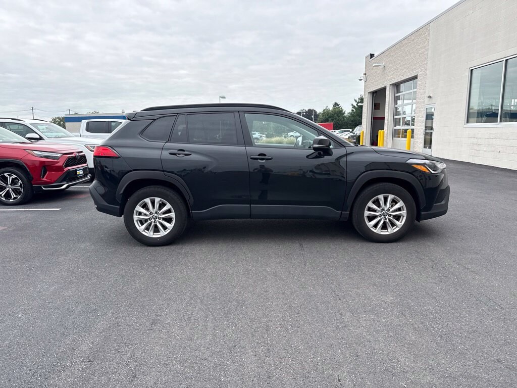 Used 2024 Toyota Corolla Cross LE SUV