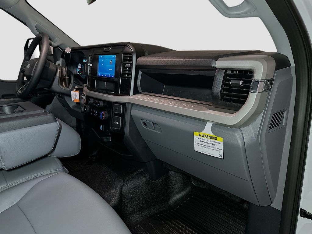 2026 Ford F-550 Super Duty Chassis Cab XL - Photo 28