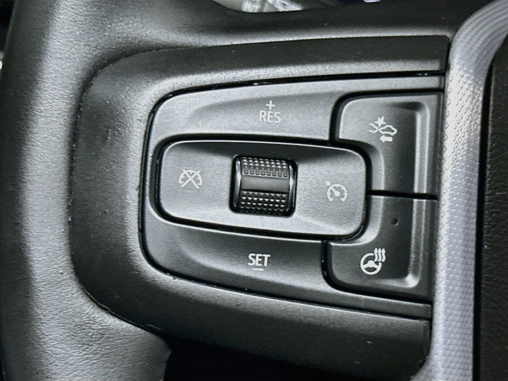 2023 GMC Yukon Denali - Photo 35