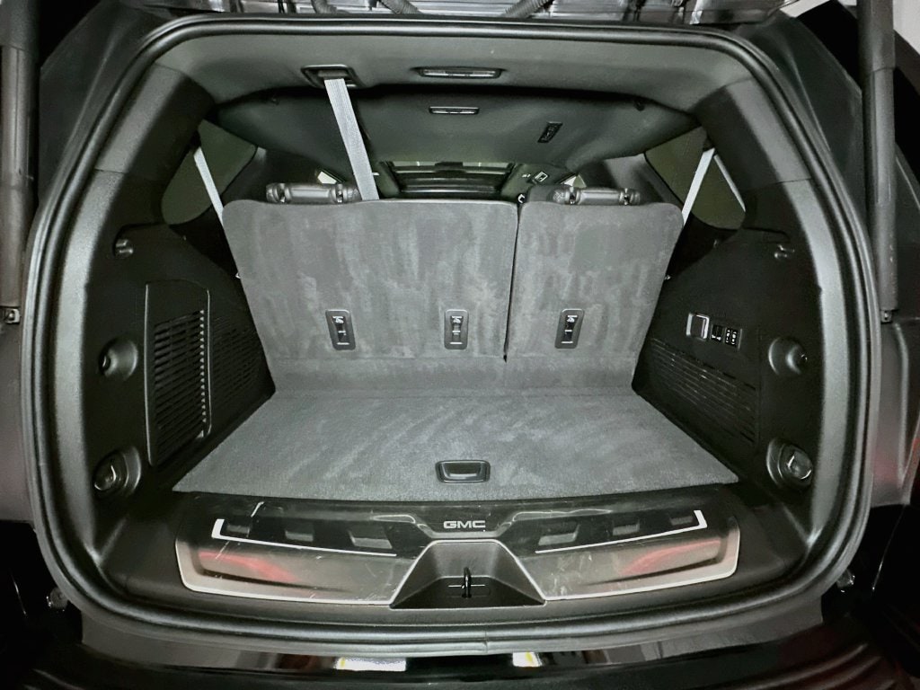 2023 GMC Yukon Denali - Photo 37