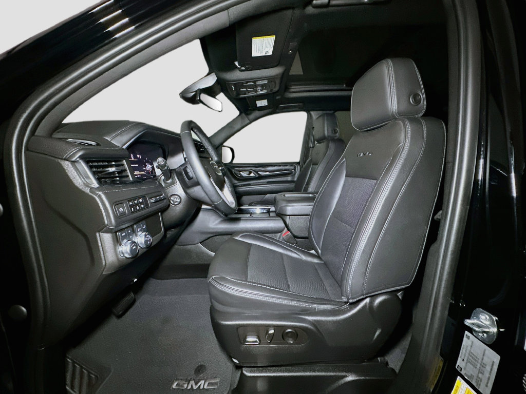 2023 GMC Yukon Denali - Photo 20