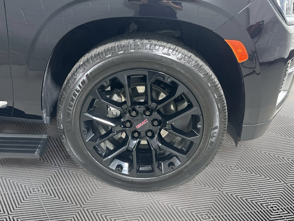 2023 GMC Yukon Denali - Photo 23