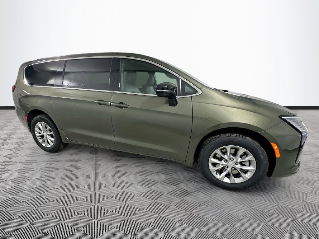 New 2027 Chrysler Pacifica Select Van Passenger Van