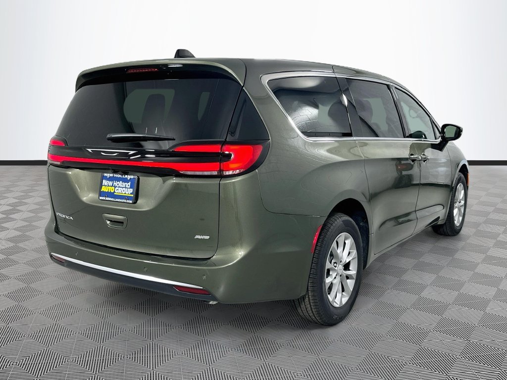 New 2027 Chrysler Pacifica Select Van Passenger Van