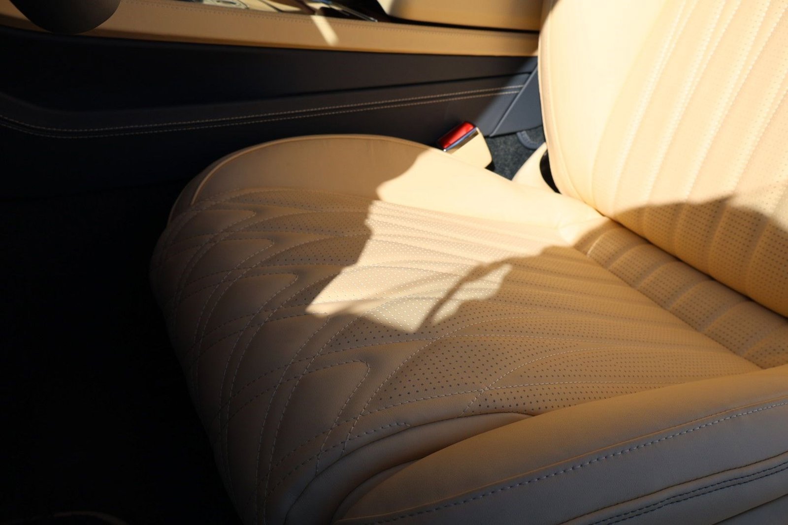2026 Bentley Continental GT Azure - Photo 8
