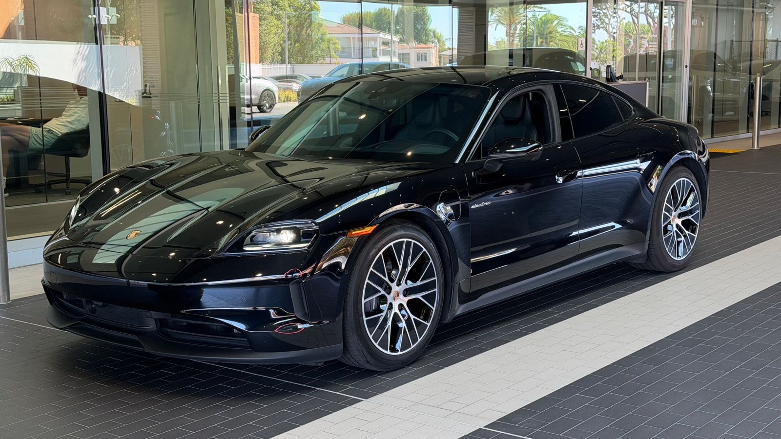  Porsche Taycan