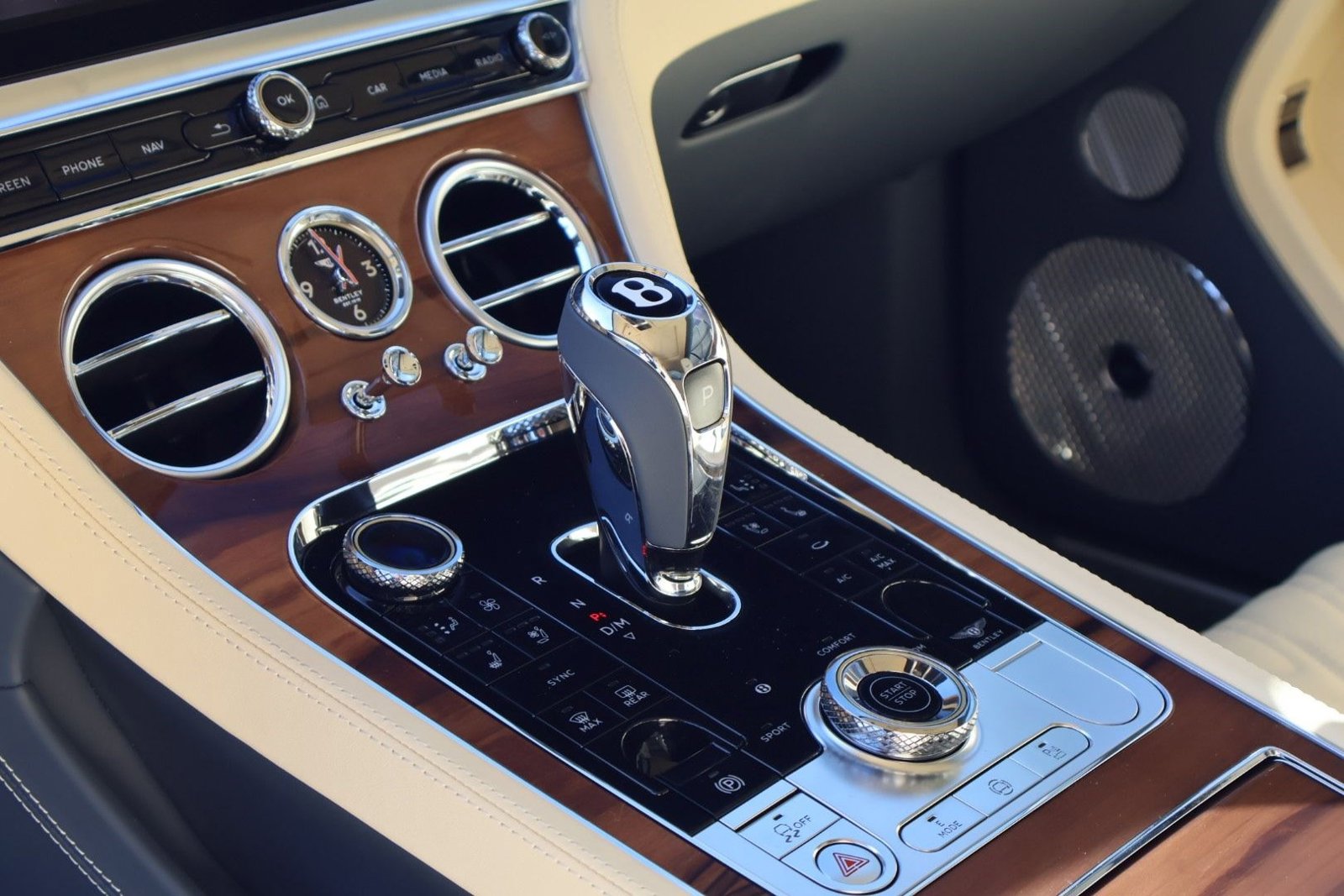 2026 Bentley Continental GT Azure - Photo 19