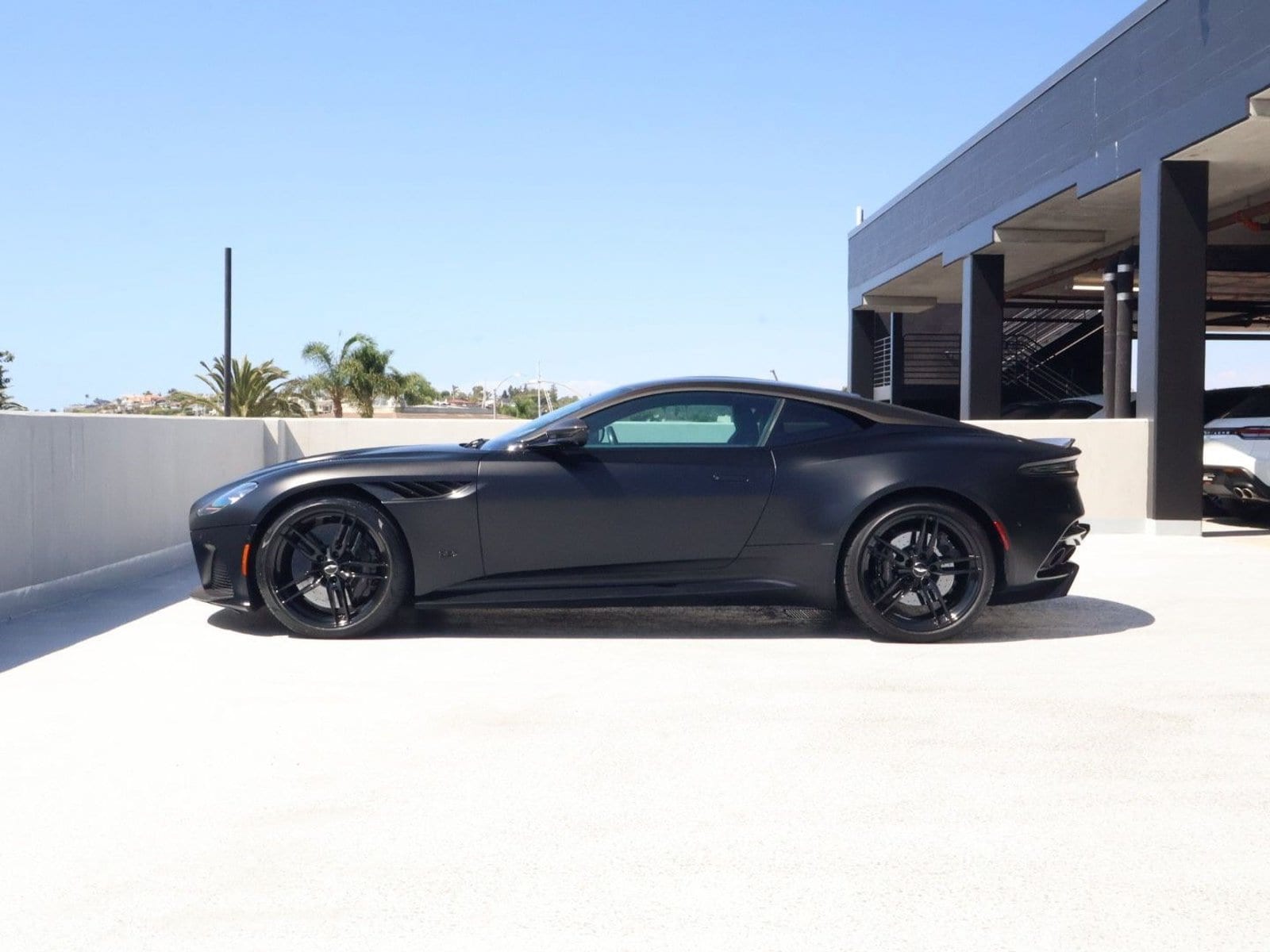 2021 Aston Martin DBS Superleggera Base - Photo 2