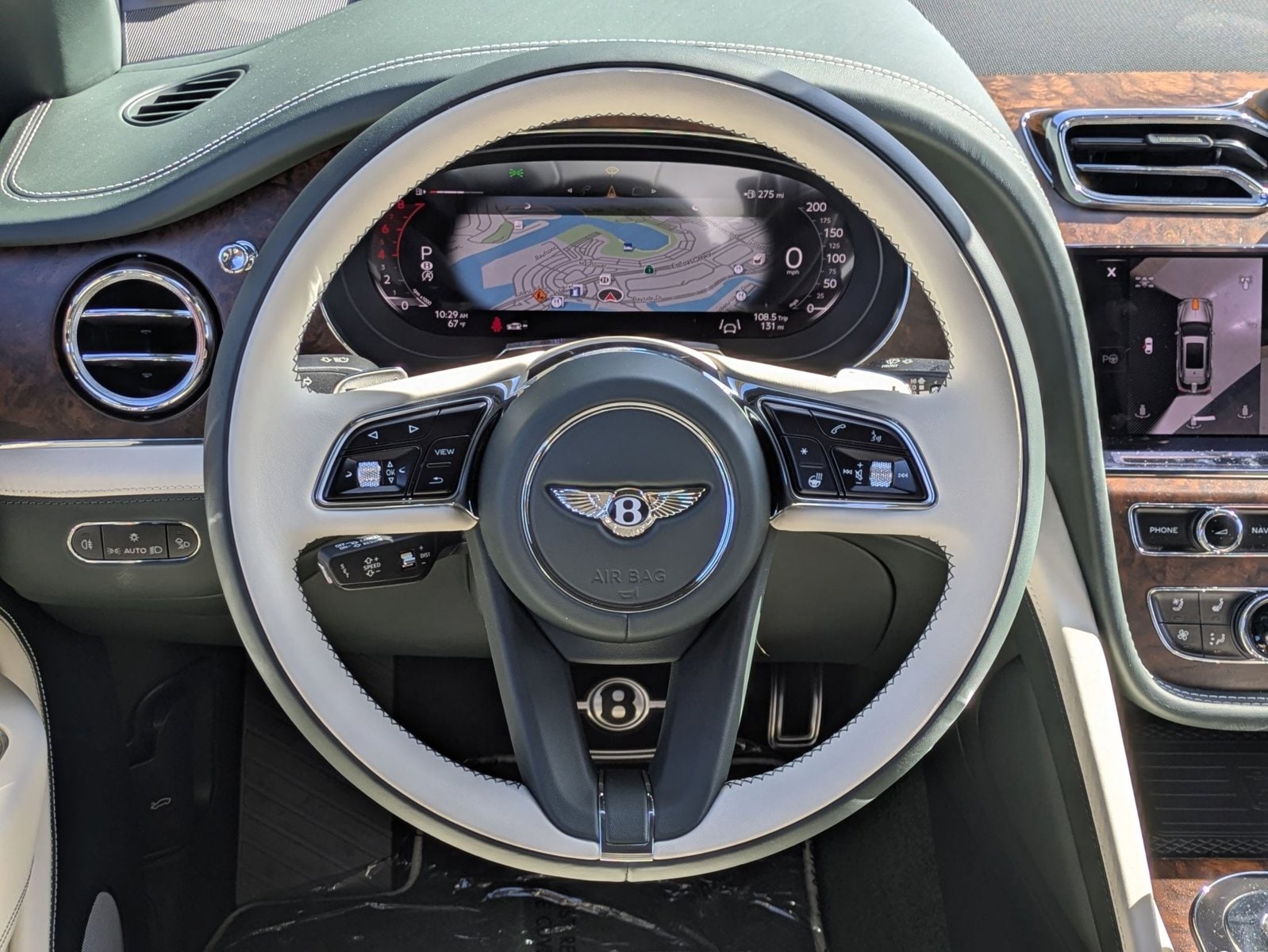 2025 Bentley Bentayga Azure - Photo 16