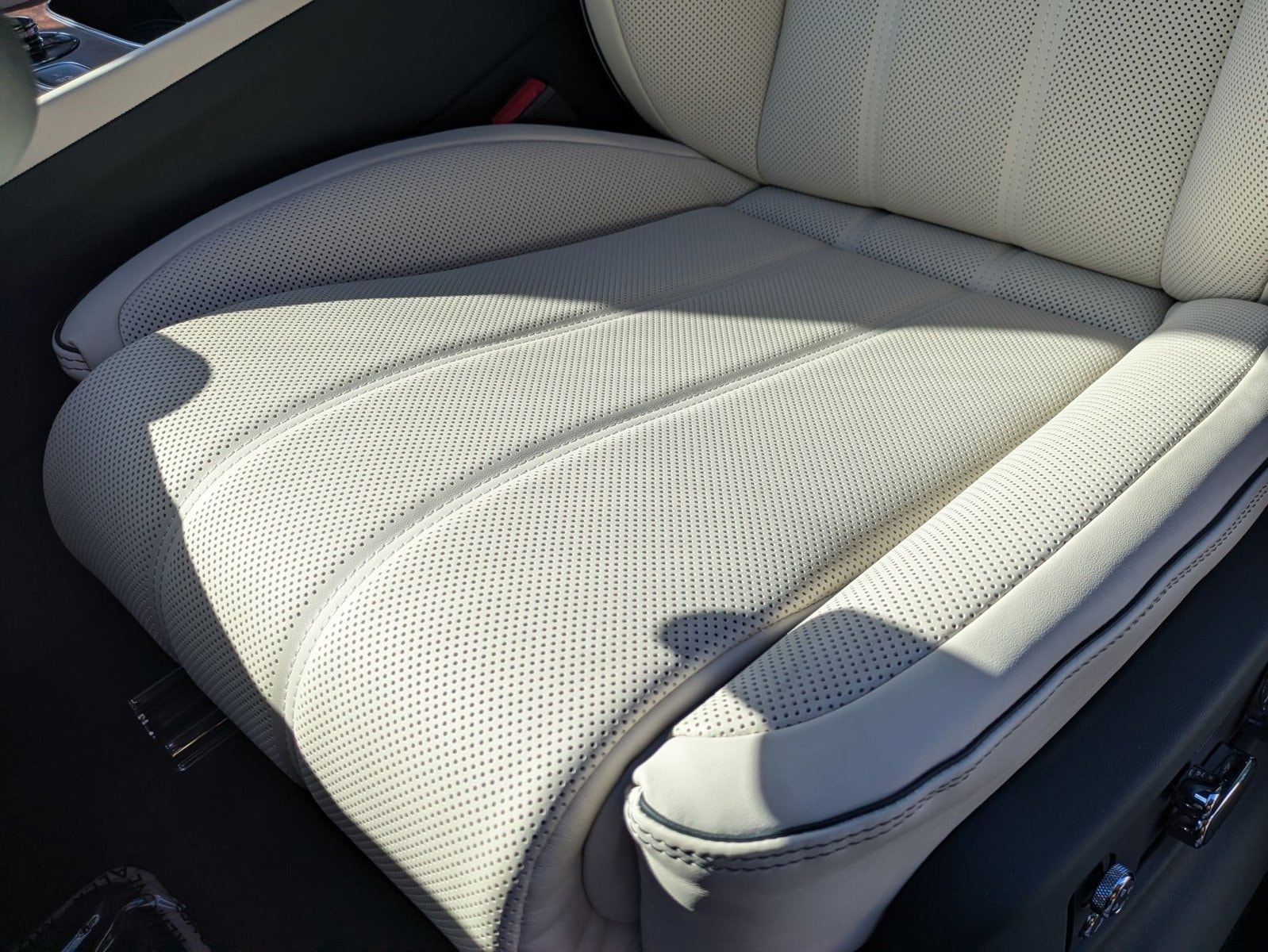 2025 Bentley Bentayga Azure - Photo 9