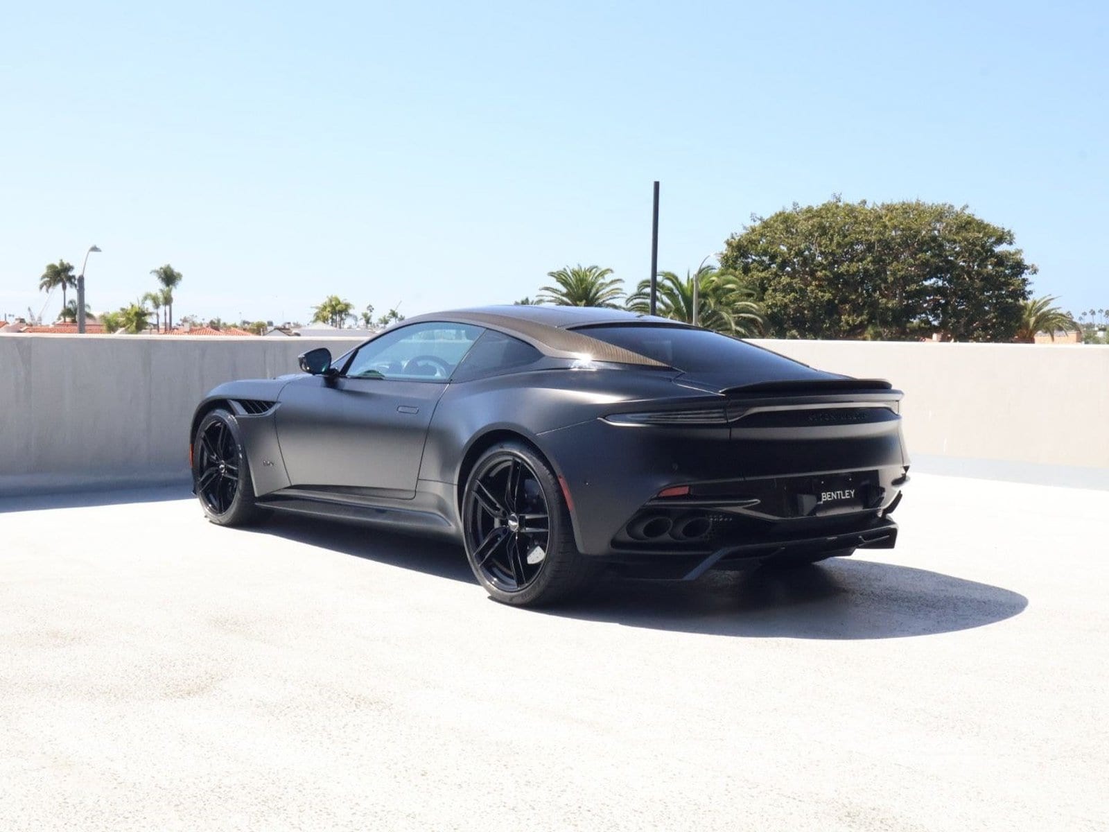 2021 Aston Martin DBS Superleggera Base - Photo 3