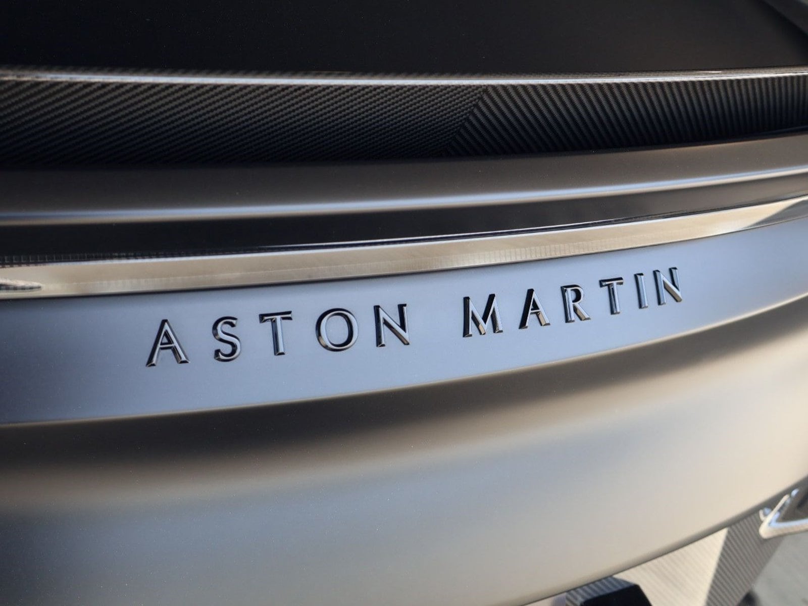 2021 Aston Martin DBS Superleggera Base - Photo 24