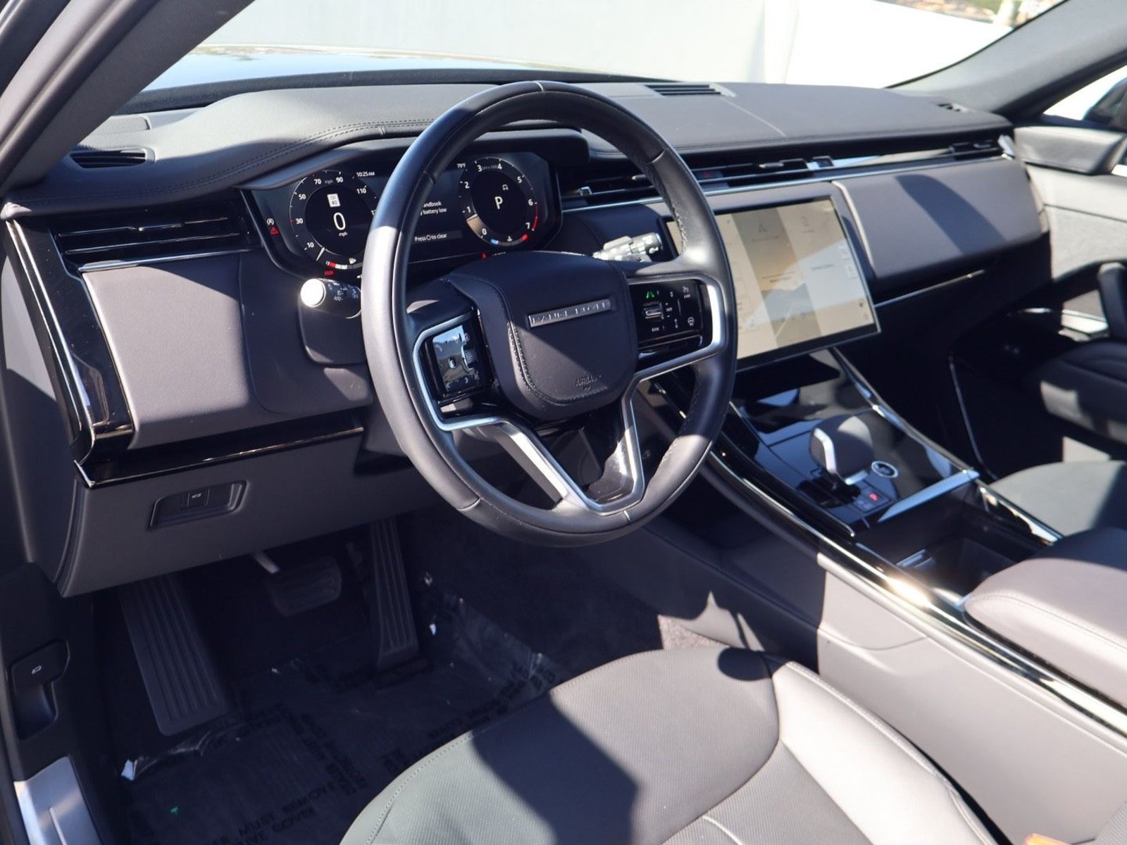 Used 2025 Land Rover Range Rover Sport SE SUV