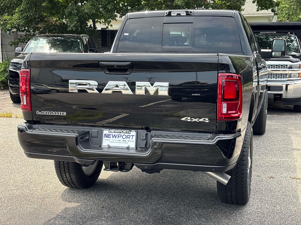 New 2026 Ram 2500 LARAMIE CREW CAB 4X4 6'4 BOX Pickup
