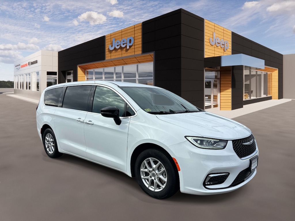Certified 2025 Chrysler Pacifica Select Van