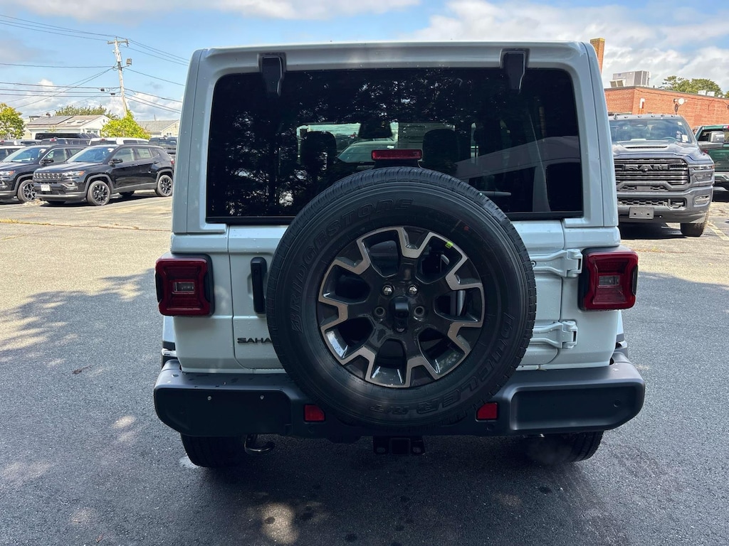 New 2027 Jeep Wrangler 4-DOOR SAHARA Sport Utility