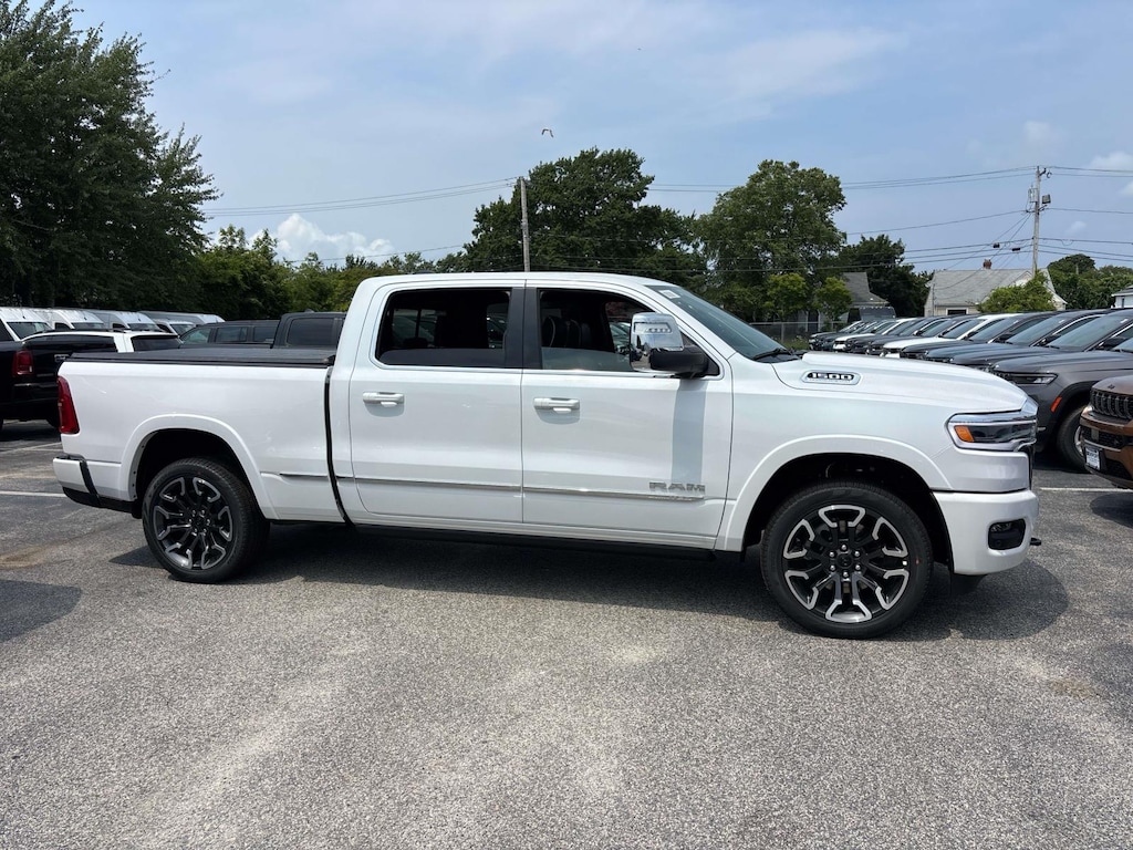 New 2026 Ram 1500 LIMITED CREW CAB 4X4 6'4 BOX Pickup