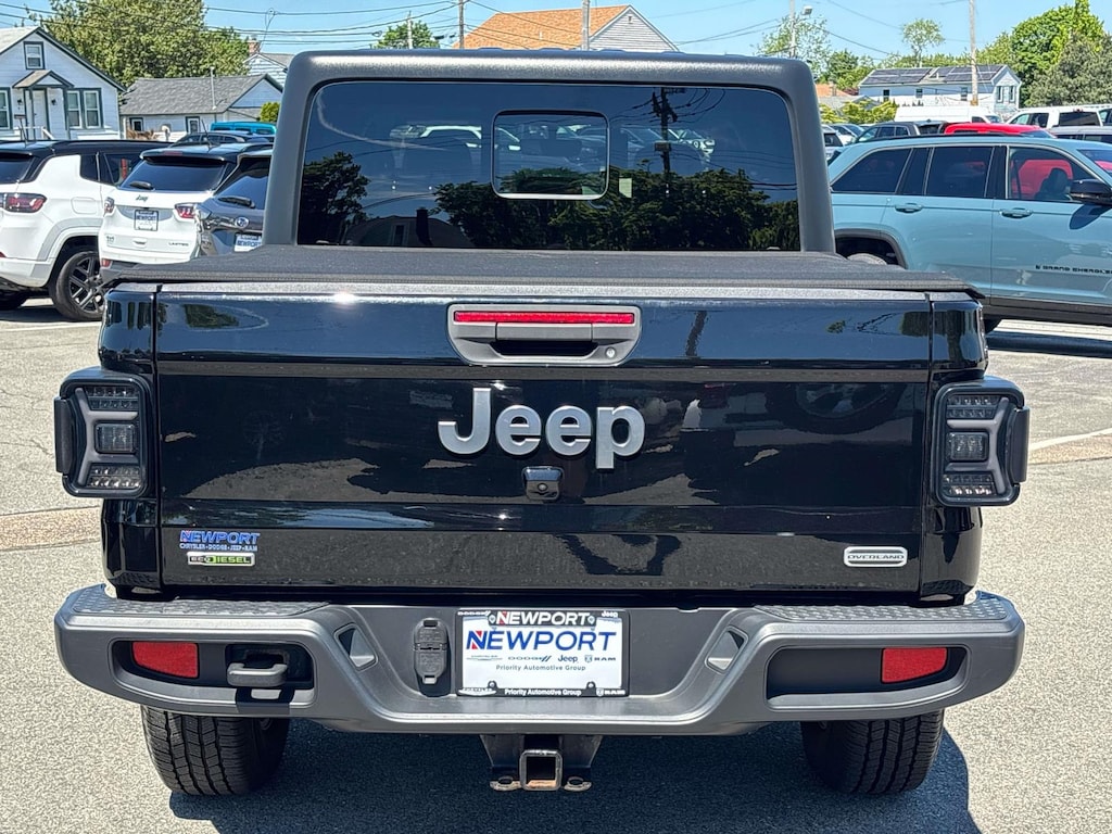 Used 2021 Jeep Gladiator Overland Truck