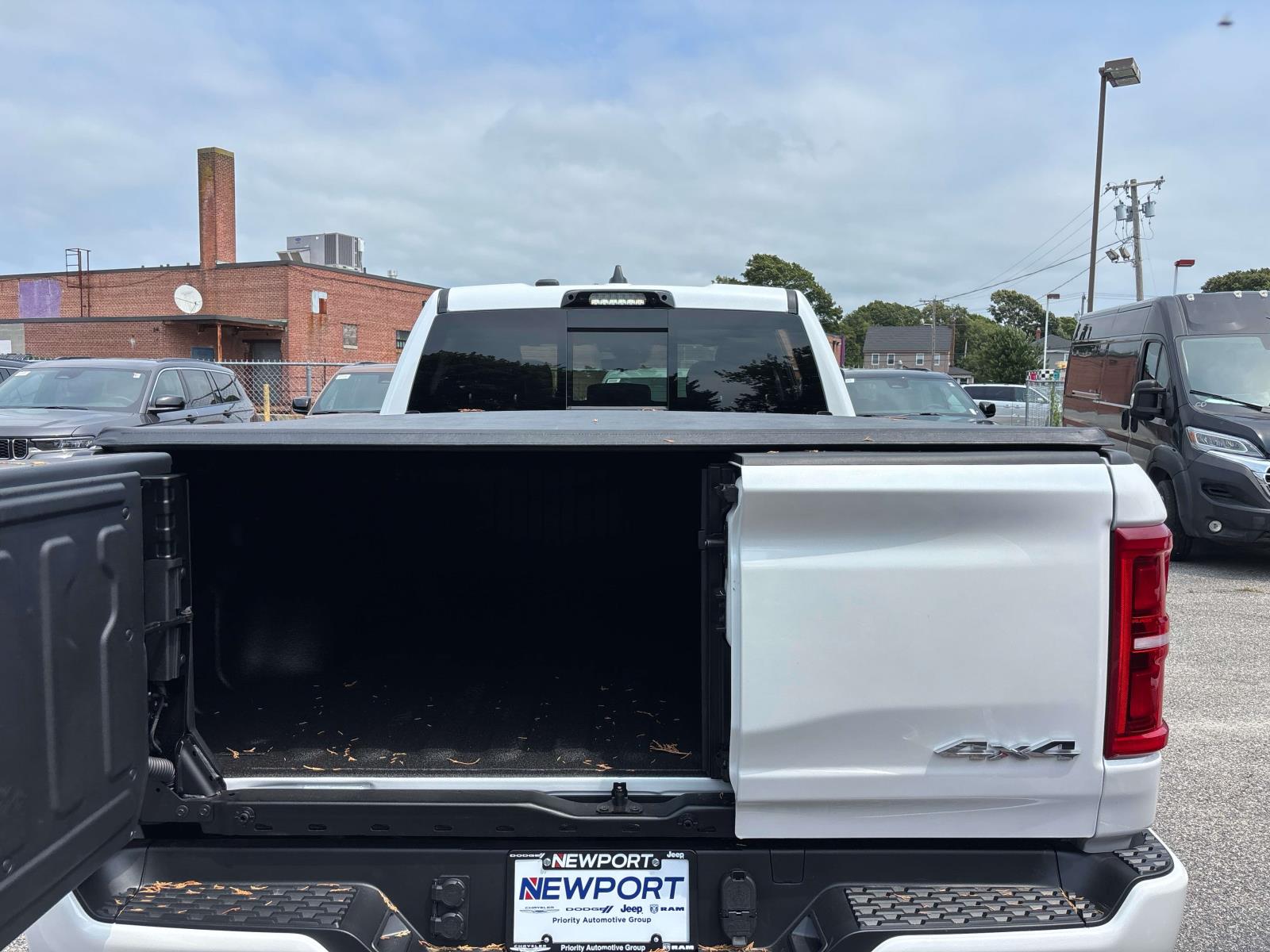 New 2026 Ram 1500 LIMITED CREW CAB 4X4 6'4 BOX Pickup