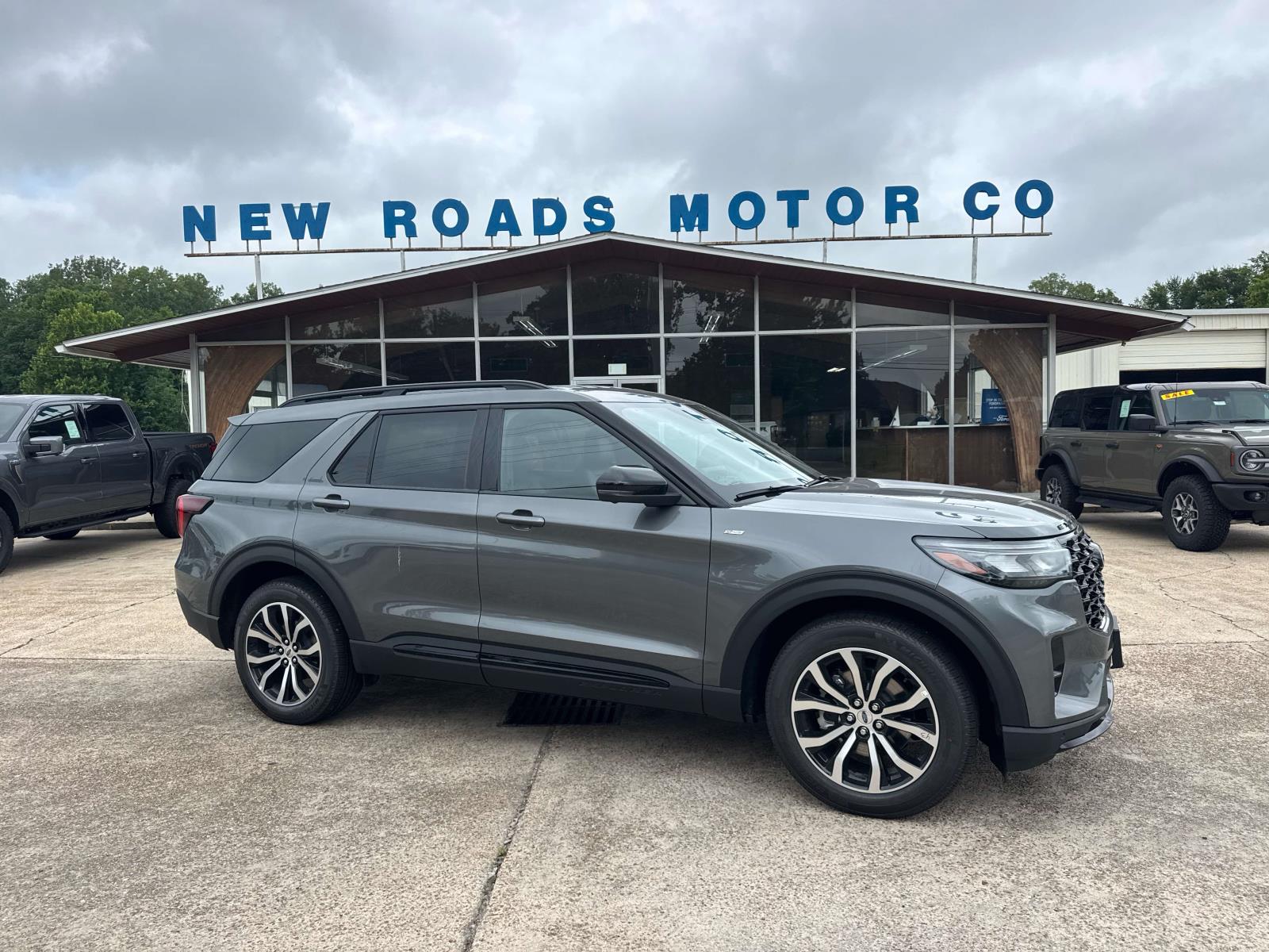 2026 Ford Explorer ST-LINE