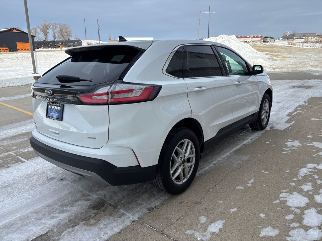 2024 Ford Edge SEL - Photo 4