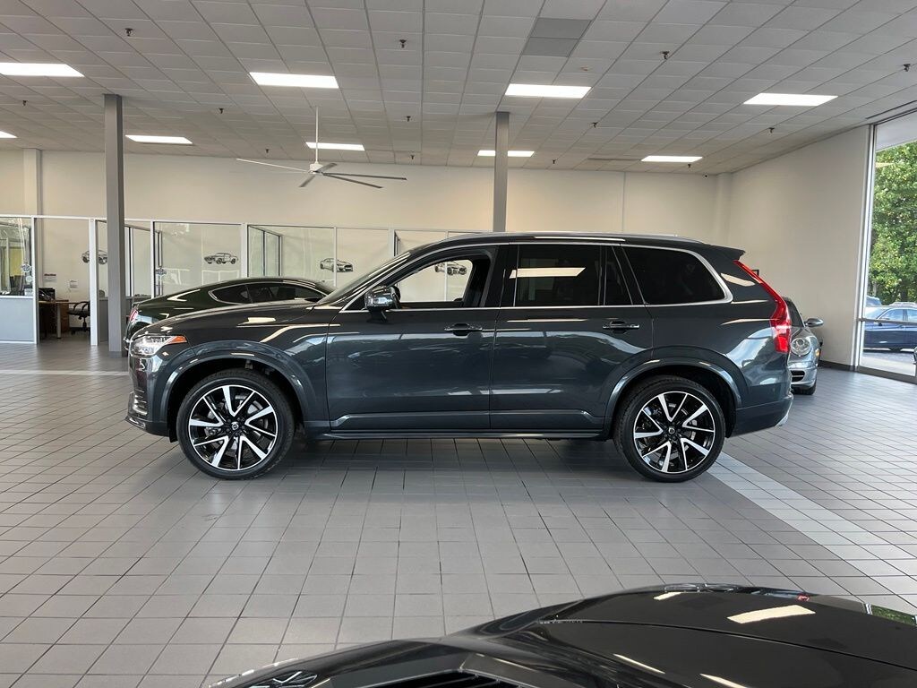 Used 2021 Volvo XC90 T6 Momentum SUV