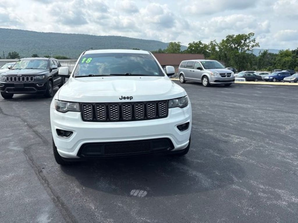 Used 2018 Jeep Grand Cherokee Altitude SUV