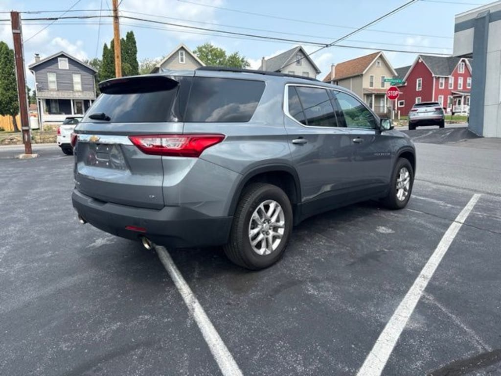 Used 2021 Chevrolet Traverse LT Leather SUV