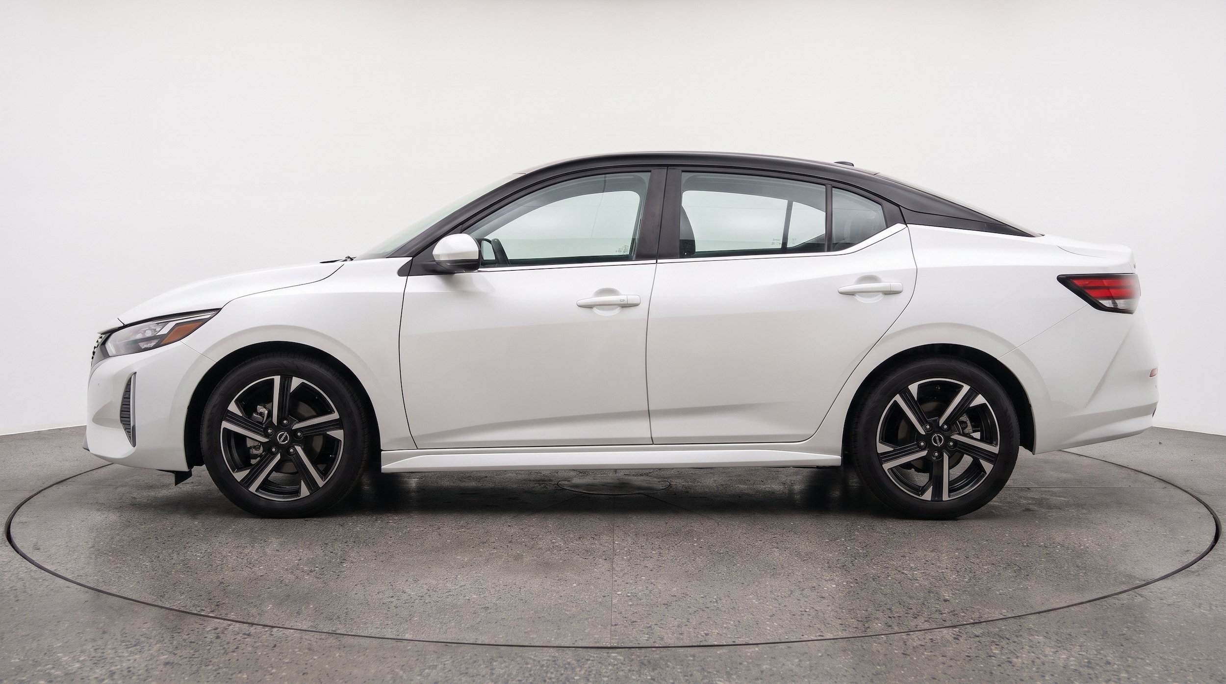 Thumbnail: 2025 Nissan Sentra - 5