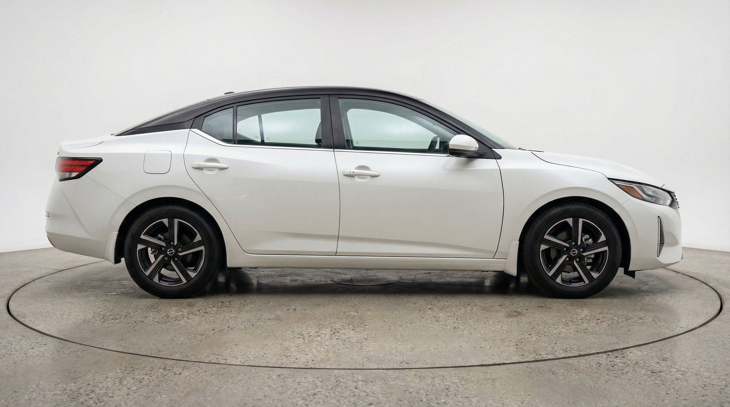Thumbnail: 2025 Nissan Sentra - 10