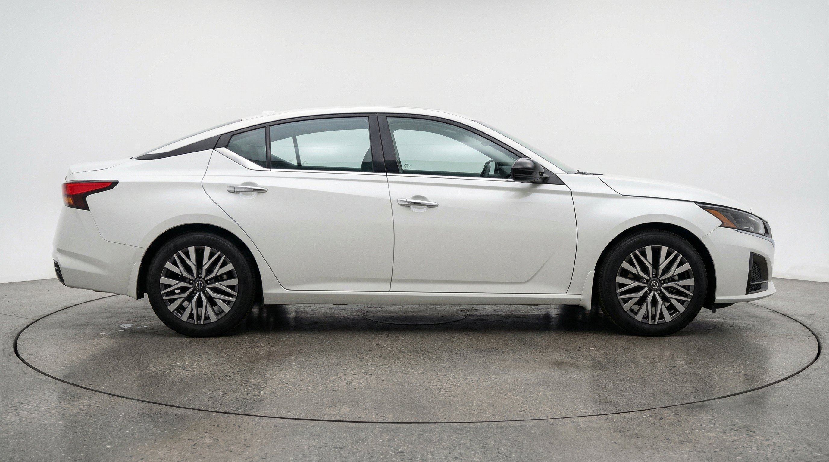 Thumbnail: 2025 Nissan Altima - 10