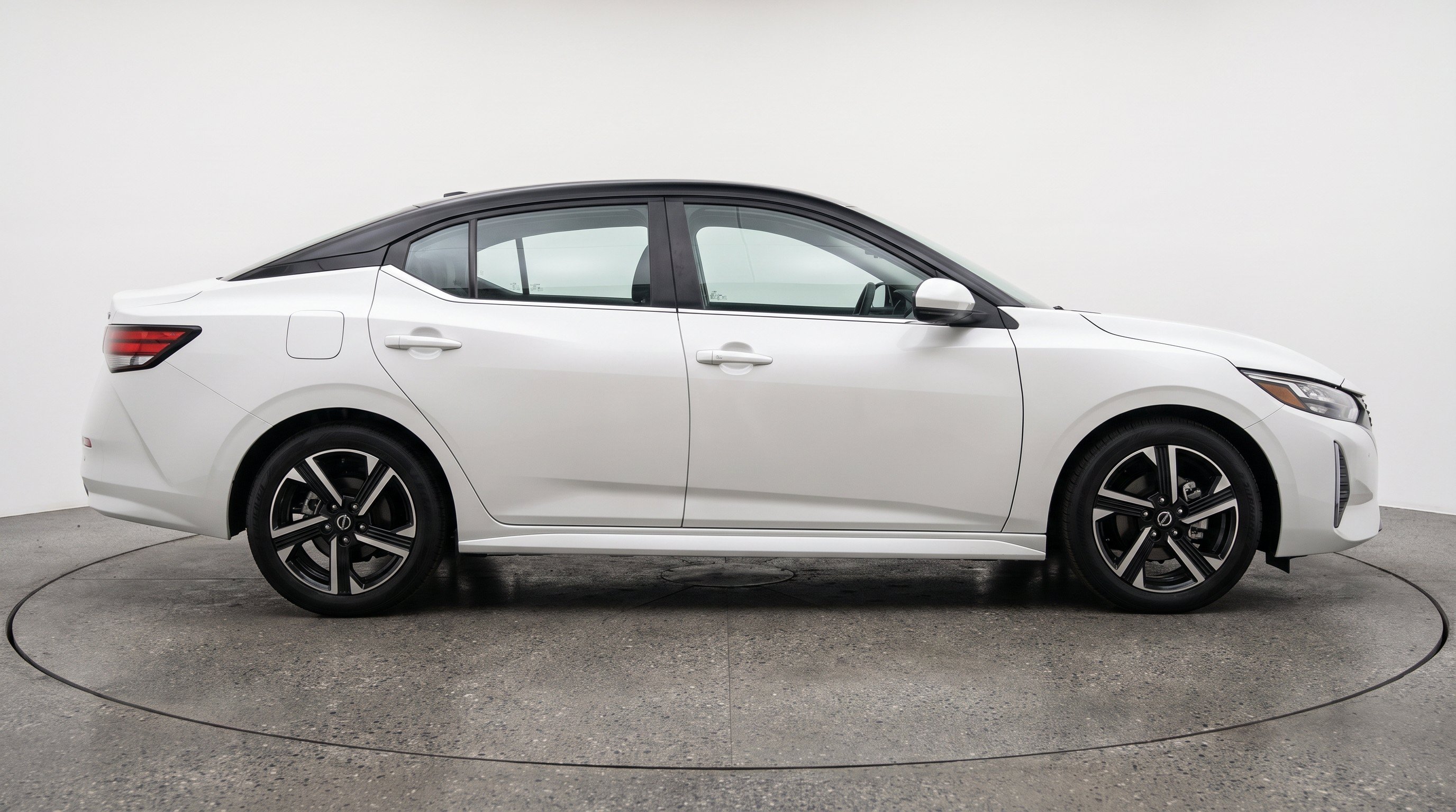 Thumbnail: 2025 Nissan Sentra - 10
